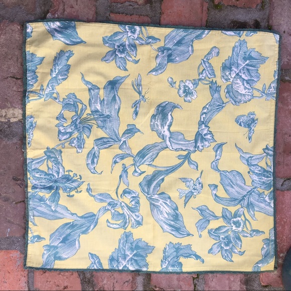 Vintage Anthropologie-4 napkins. Crochet detail! - Picture 5 of 5